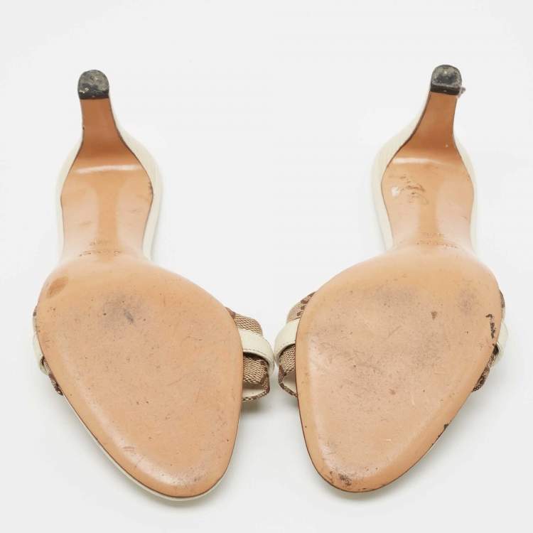 Pre Owned Gucci Off White Leather and GG Canvas Buckle Detail Slide Sandals Size 37
