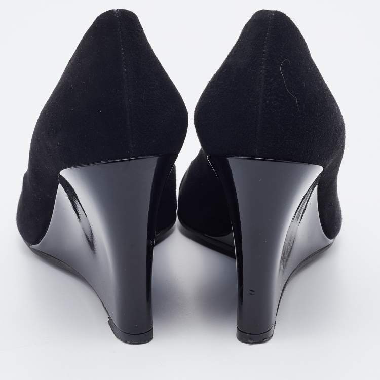Pre Owned Gucci Black Suede and Patent Leather Horsebit Wedge Pumps Size 37.5