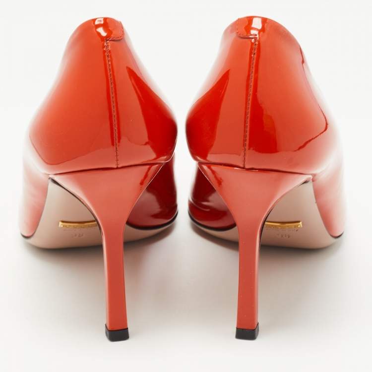 مملوكة مسبقًا Gucci Orange Patent Leather Horsebit Pumps Size 38