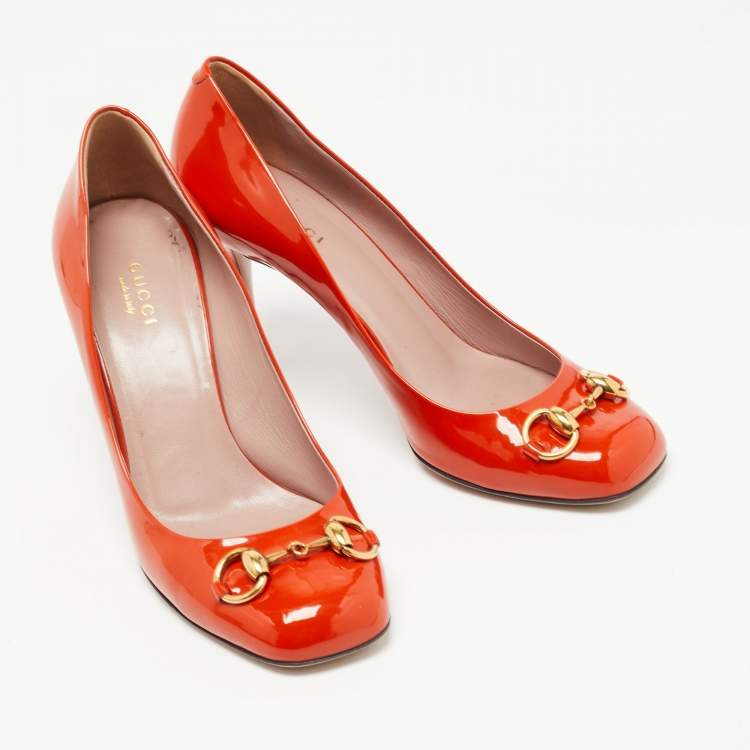 مملوكة مسبقًا Gucci Orange Patent Leather Horsebit Pumps Size 38