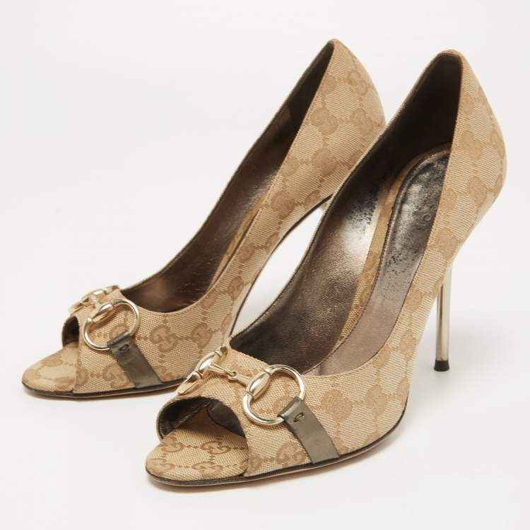 Pre Owned Gucci Beige Canvas and Leather GG Bamboo Horsebit Pumps Size 39