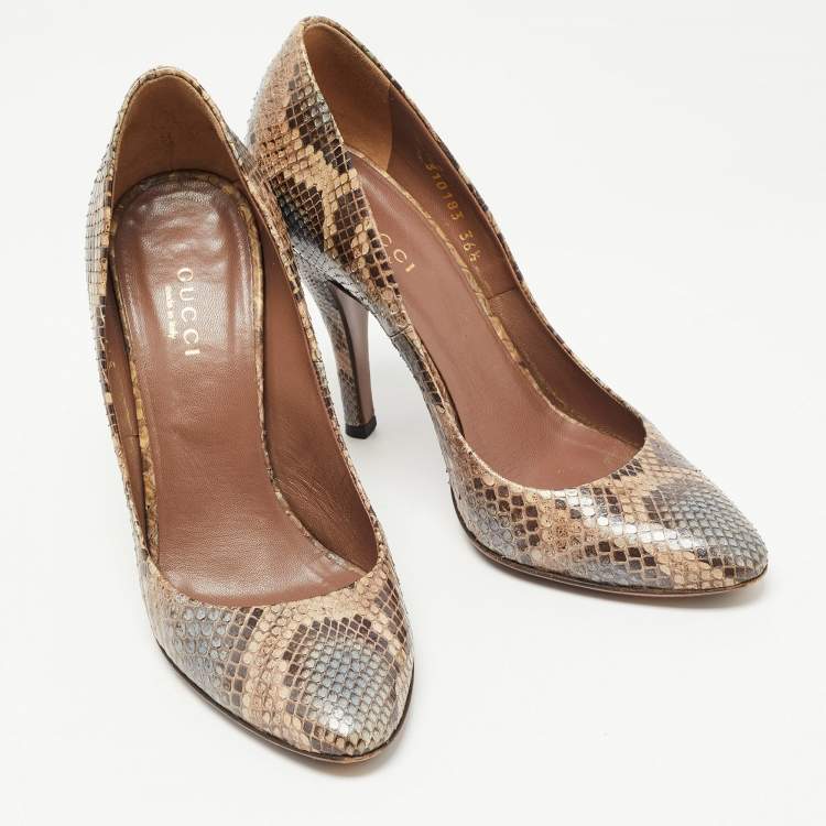 مملوكة مسبقًا Gucci Two Tone Python Leather Platform Pumps Size 36.5