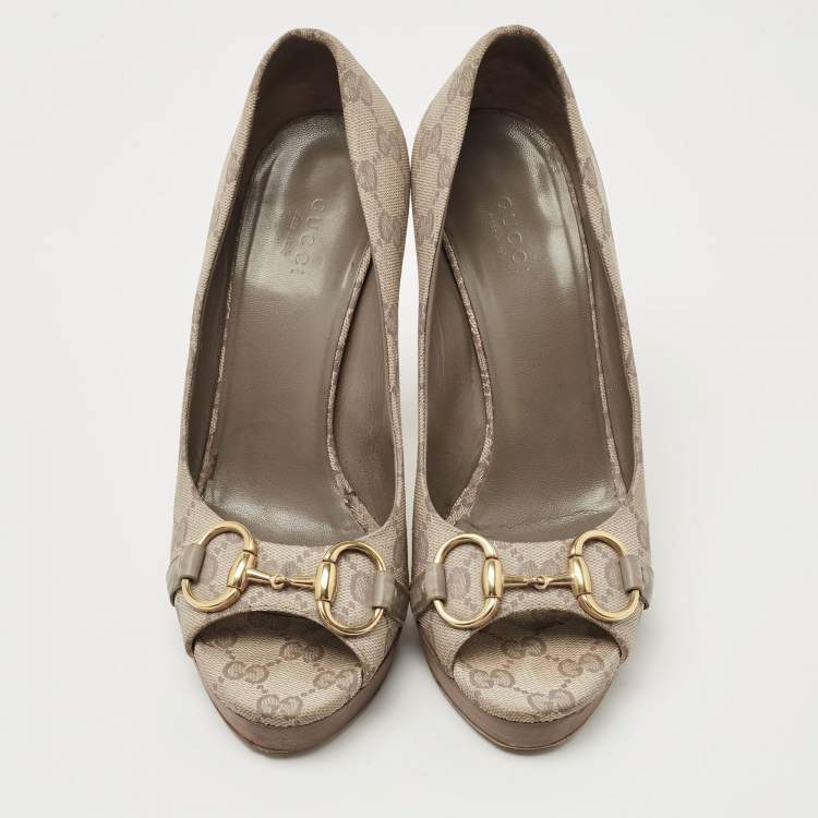 Pre Owned Gucci Beige GG Canvas Horsebit Peep Toe Pumps Size 37.5