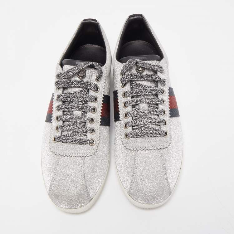 مملوكة مسبقًا Gucci Metallic Silver Glitter Web Detail Studded Low Top Sneakers Size 39