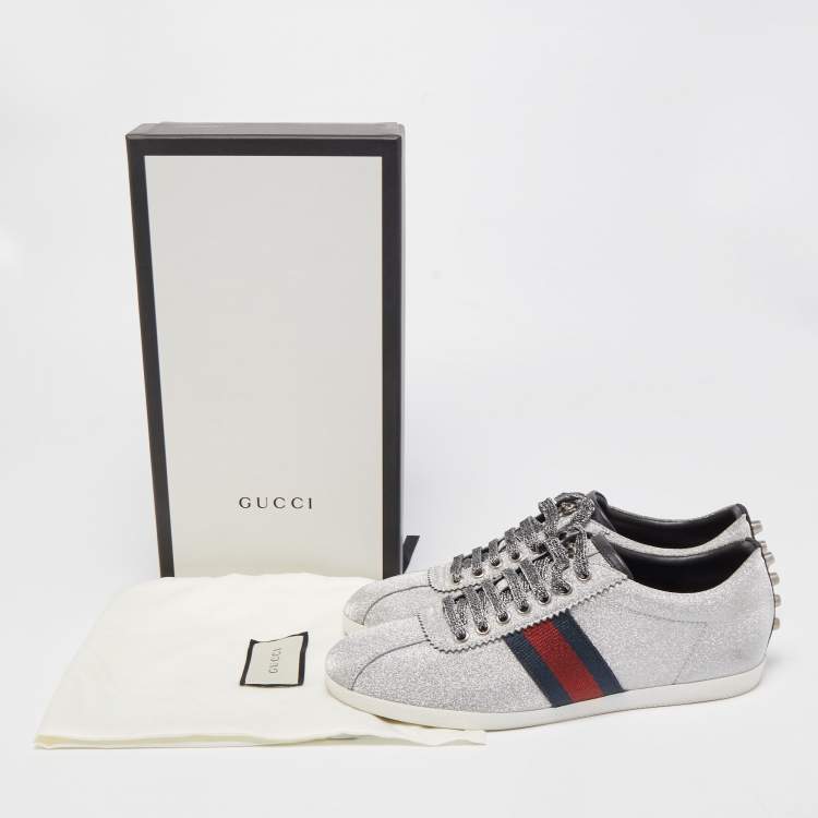 مملوكة مسبقًا Gucci Metallic Silver Glitter Web Detail Studded Low Top Sneakers Size 39