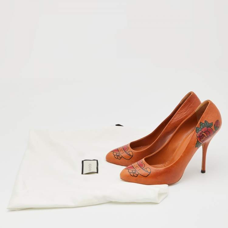 مملوكة مسبقًا Gucci Tan Printed Leather Pumps Size 38