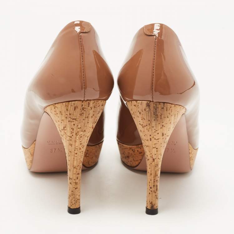 Pre Owned Gucci Brown Patent Leather Cork Platform Peep Toe Pumps Size 37.5