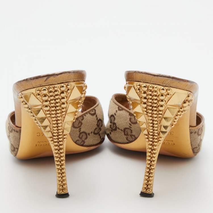 مملوكة مسبقًا Gucci Brown/Beige GG Canvas Studded Heel Peep Toe Mules Size 37.5
