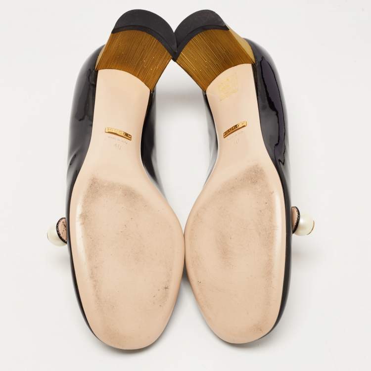 مملوكة مسبقًا Gucci Black Patent Leather Pearl Detail Mary Jane Pumps Size 40