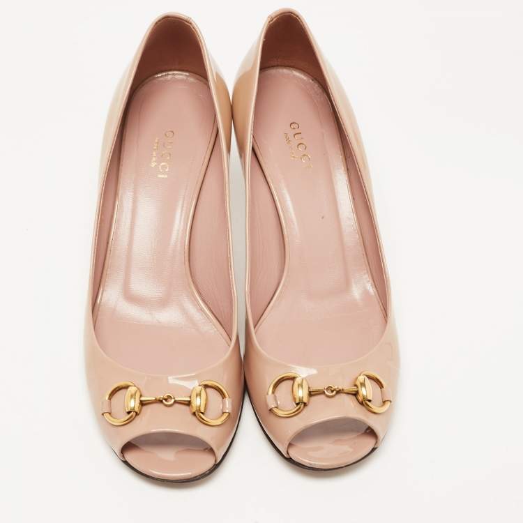 Pre Owned Gucci Beige Patent Leather Jolene Horsebit Peep Toe Pumps Size 38