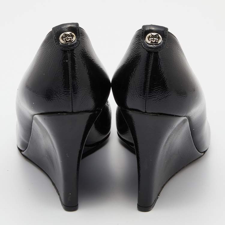 Pre Owned Gucci Black Patent Leather Wedge Round Toe Pumps Size 40