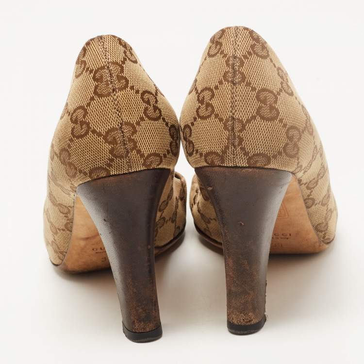 Pre Owned Gucci Beige/Brown GG Canvas Studded Interlocking G Pumps Size 39