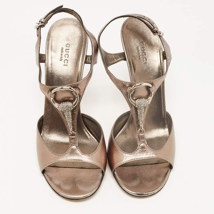 Pre Owned Gucci Metallic Grey Leather Crystal Embellished Buckle T-Strap Sandals Size 38