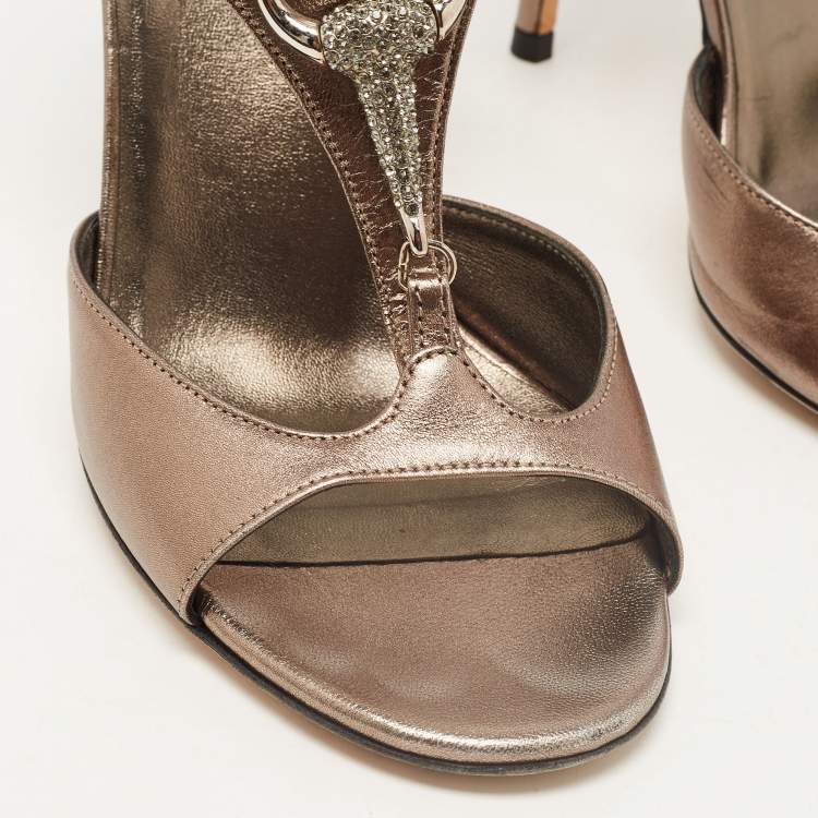 Pre Owned Gucci Metallic Grey Leather Crystal Embellished Buckle T-Strap Sandals Size 38
