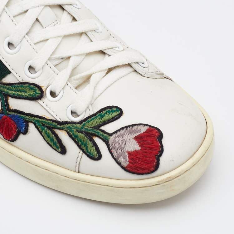 مملوكة مسبقًا Gucci White Floral Embroidered Leather Ace Low Top Sneakers Size 36.5