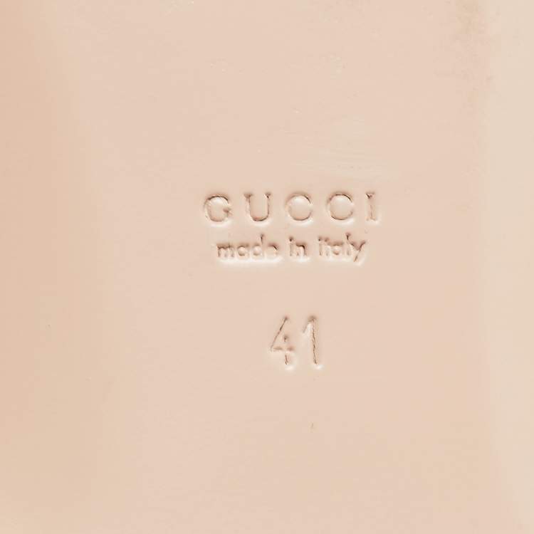 مملوكة مسبقًا Gucci Cream Leather Embellished Bee Bow Ankle Strap Flat Sandals Size 41