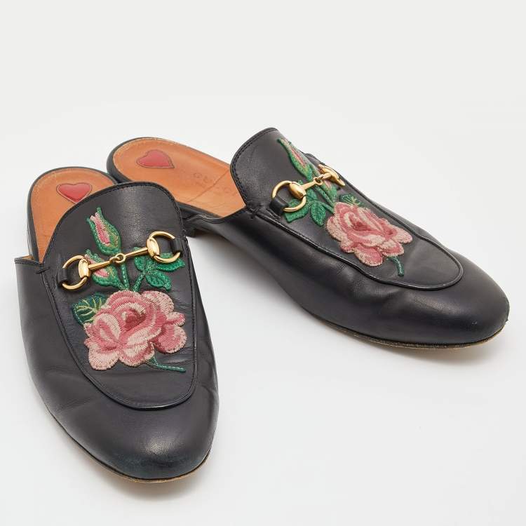 مملوكة مسبقًا Gucci Black Leather Rose Embroidered Princetown Horsebit Flat Mules Size 40