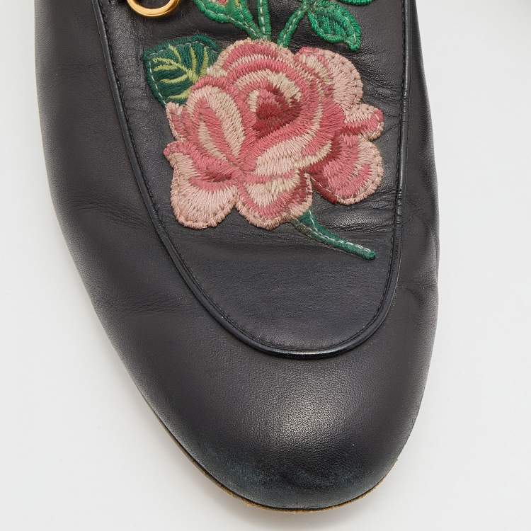 مملوكة مسبقًا Gucci Black Leather Rose Embroidered Princetown Horsebit Flat Mules Size 40