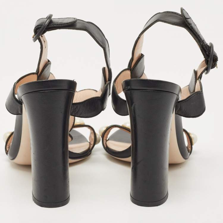 Pre Owned Gucci Black Leather Faux Pearl Willow T-Strap Sandals Size 39