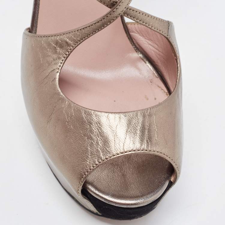 Pre Owned Gucci Metallic Grey Leather Ankle Strap Peep Toe Platform Pumps Size 38