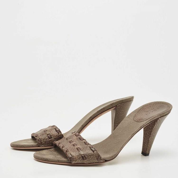 Pre Owned Gucci Brown Leather and GG Canvas Slides Size 39