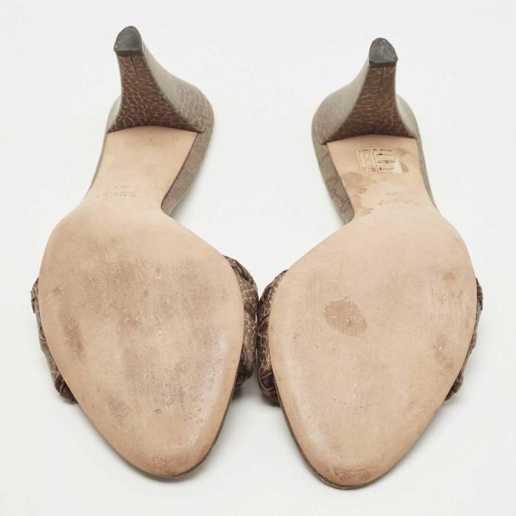 Pre Owned Gucci Brown Leather and GG Canvas Slides Size 39