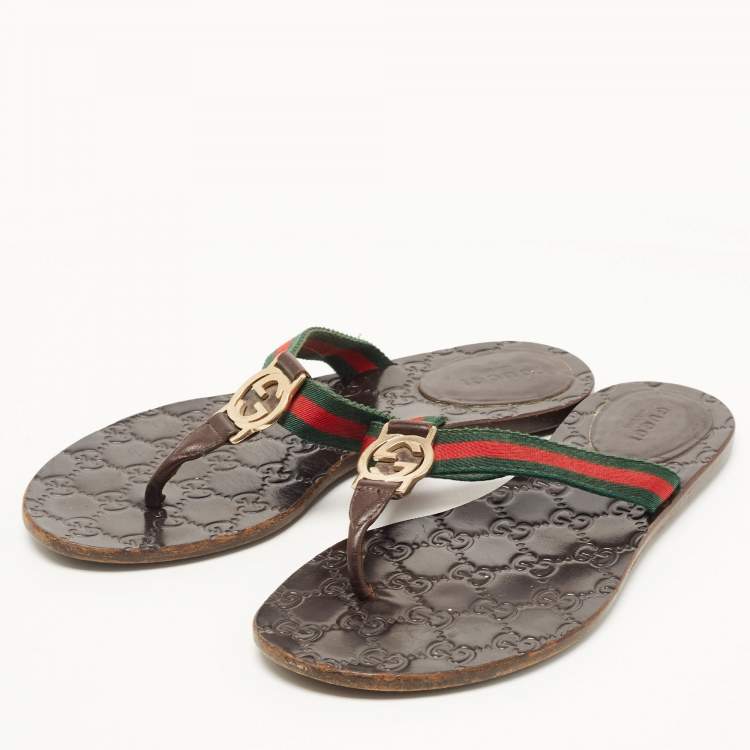مملوكة مسبقًا Gucci Tricolor Leather and Canvas Web Interlocking G Thong Flats Size 37.5