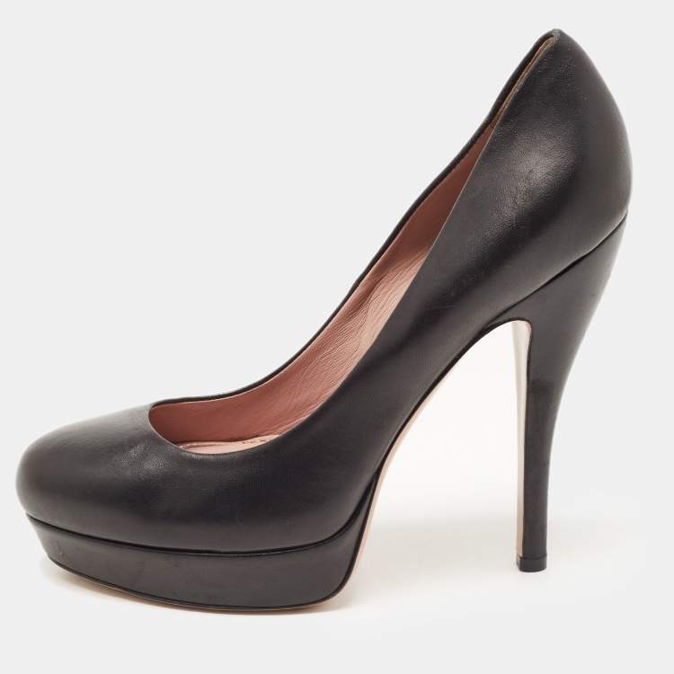 مملوكة مسبقًا Gucci Black Leather Platform Round Toe Pumps Size 37.5