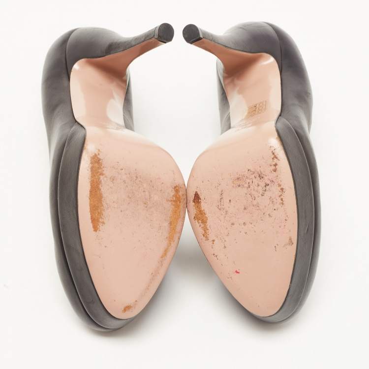 مملوكة مسبقًا Gucci Black Leather Platform Round Toe Pumps Size 37.5