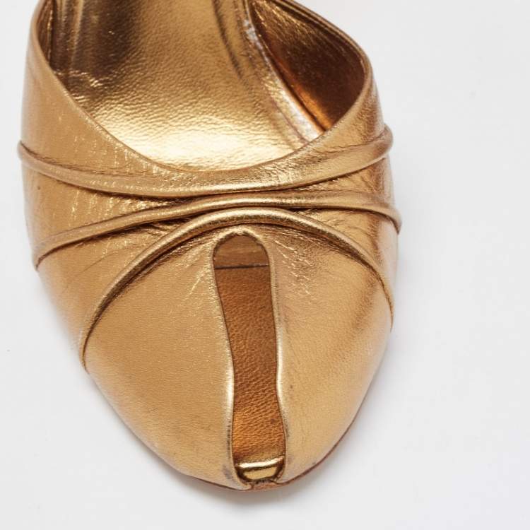 Pre Owned Gucci Metallic Gold Leather Ankle Strap Pumps Size 38.5    