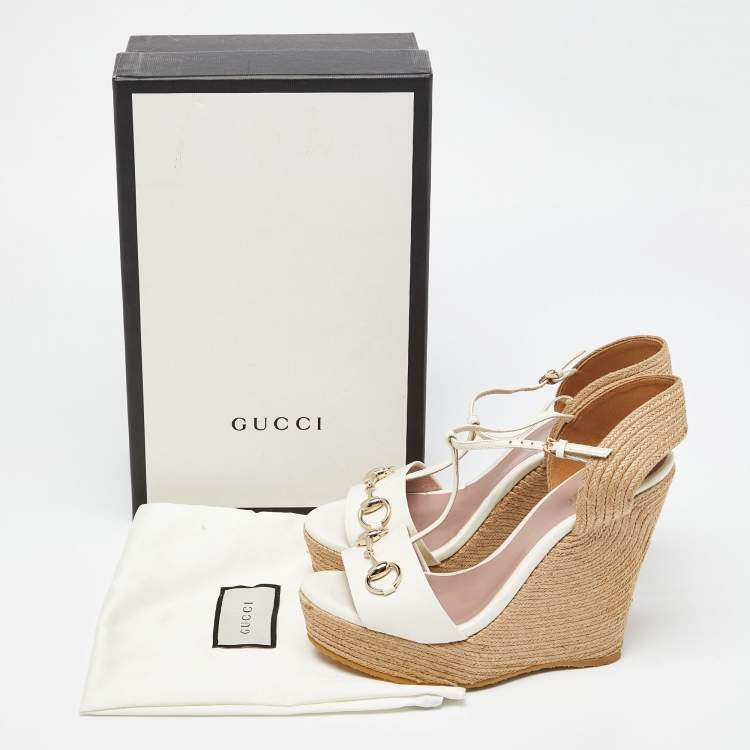 Pre Owned Gucci Off White/Beige Patent Leather Horsebit Wedge Espadrille T- Strap Platform Sandals Size 39.5