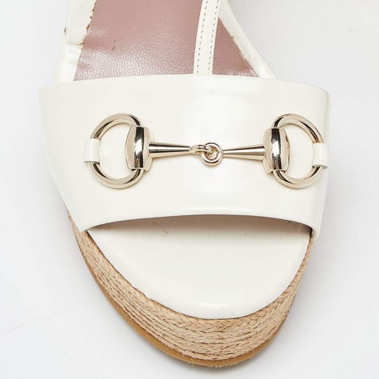 Pre Owned Gucci Off White/Beige Patent Leather Horsebit Wedge Espadrille T- Strap Platform Sandals Size 39.5