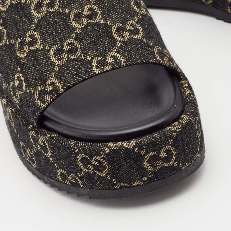 Pre Owned Gucci Black/Beige GG Canvas Platform Flat Slides Size 36