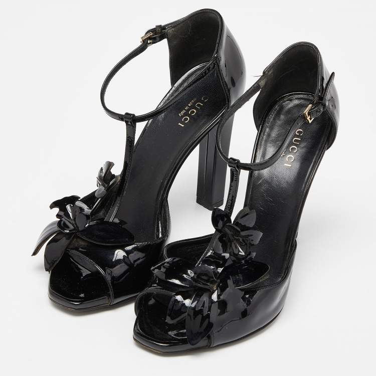 Pre Owned Gucci Black Patent Leather Applique T Strap Sandals Size 36.5