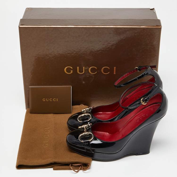 Pre Owned Gucci Black Patent Leather Horsebit Ankle Strap Pumps Size 35.5