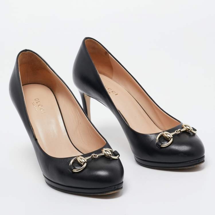 مملوكة مسبقًا Gucci Black Leather Horsebit Round Toe Pumps Size 36.5