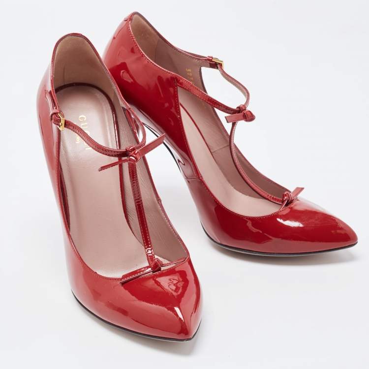 Pre Owned Gucci Red Patent Leather Bow Accents T-Strap Pumps Size 38.5