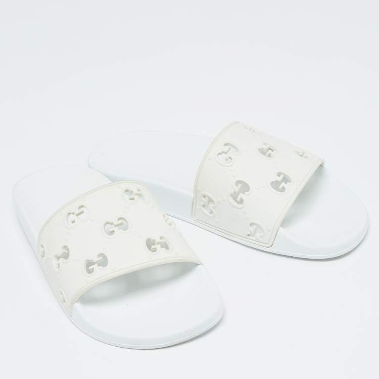 Pre Owned Gucci White Rubber Flat Slides Size 39