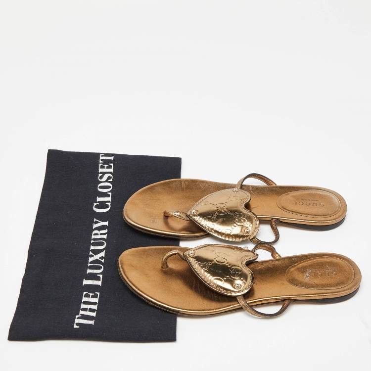 Pre Owned Gucci Golden Metallic Gold Leather Heart Thong Flat Slides Size 36