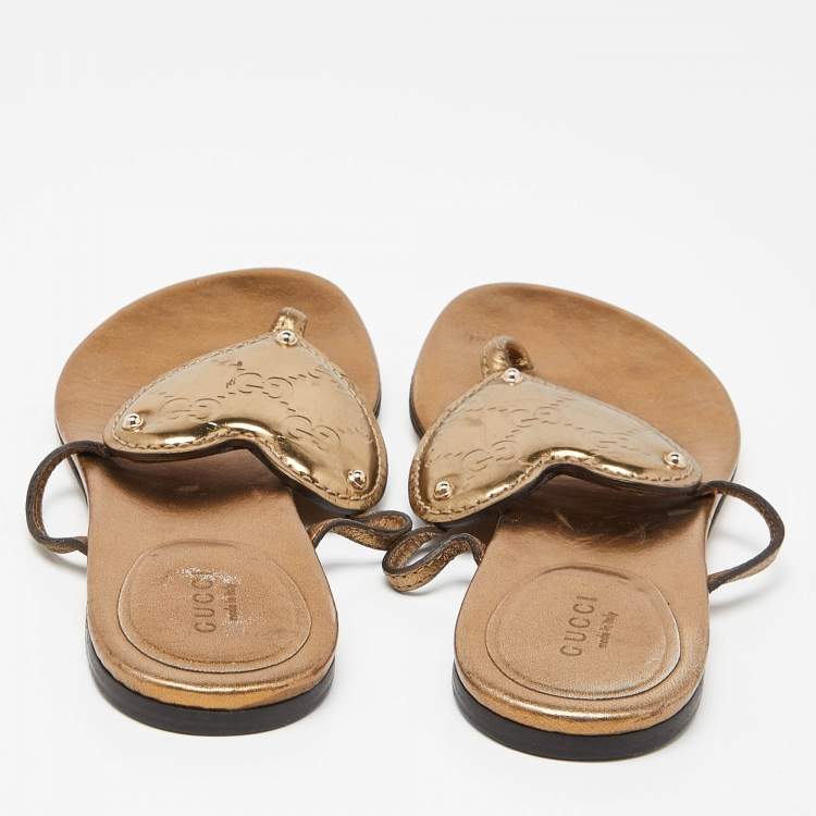 Pre Owned Gucci Golden Metallic Gold Leather Heart Thong Flat Slides Size 36