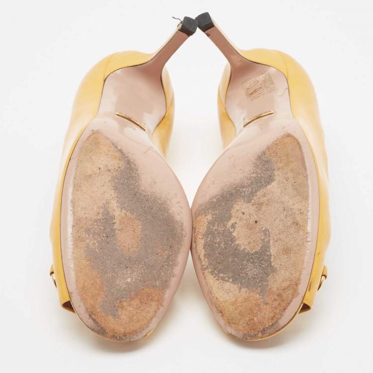 Pre Owned Gucci Yellow Patent Leather Horsebit Peep Toe Pumps Size 39