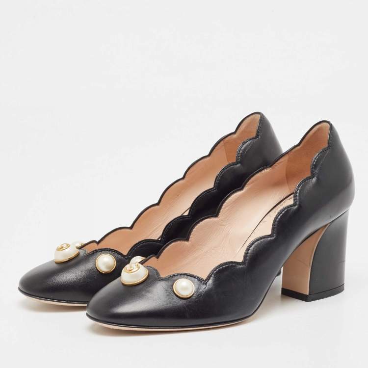 Pre Owned Gucci Black Scalloped Leather GG Faux Pearl Pumps Size 35