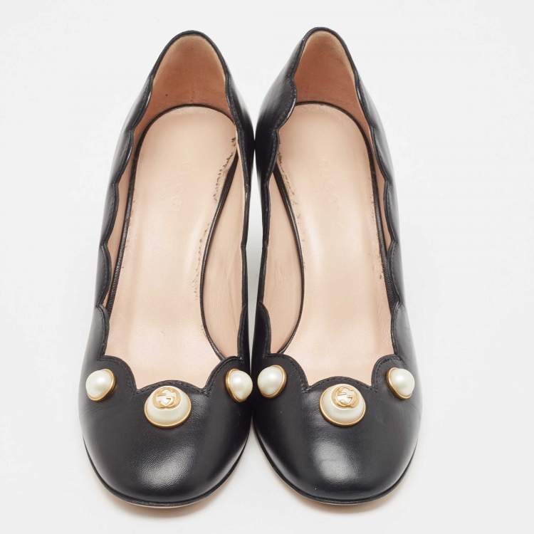 Pre Owned Gucci Black Scalloped Leather GG Faux Pearl Pumps Size 35