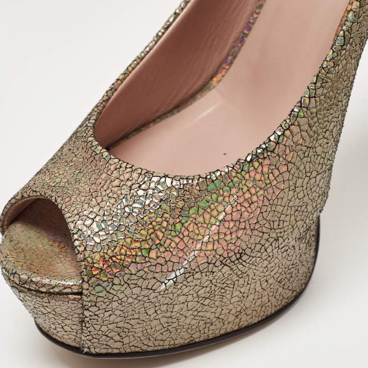 Pre Owned Gucci Metallic Textured Suede Open Toe Platform Pumps Size 40