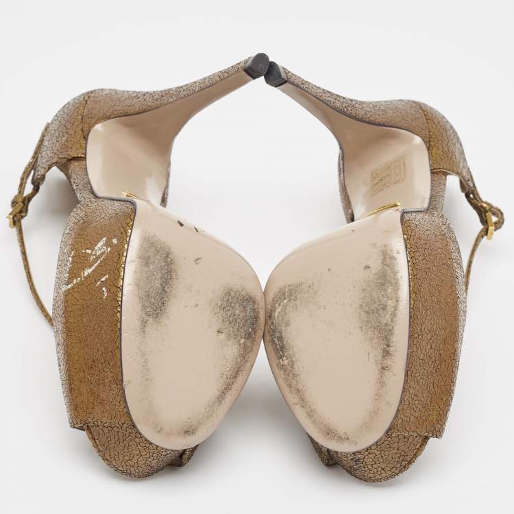 Pre Owned Gucci Gold Texture Leather Ankle Strap Peep Toe  Sandals Size 36.5