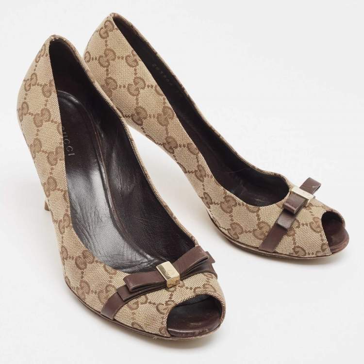 Pre Owned Gucci Beige/Brown Canvas and Leather  Peep Toe Pumps Size 39