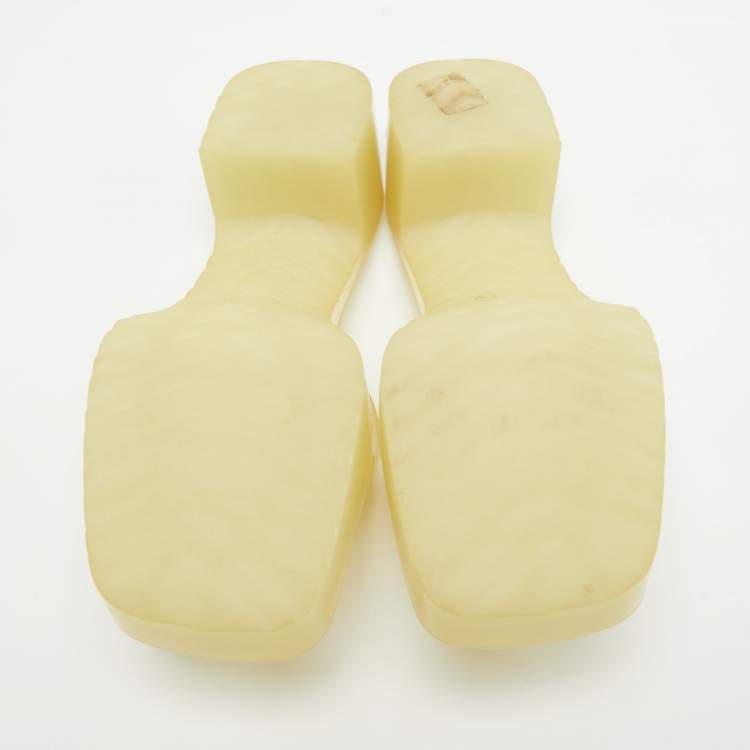 Pre Owned Gucci Light Yellow Rubber Logo Embossed Slide Sandals Size 37