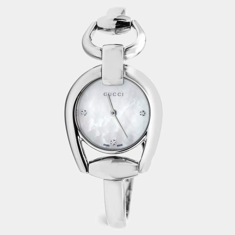 Pre Owned Gucci Mother Of Pearl Stainless Steel Horsebit YA139506  Women's Wristwatch 28 mm