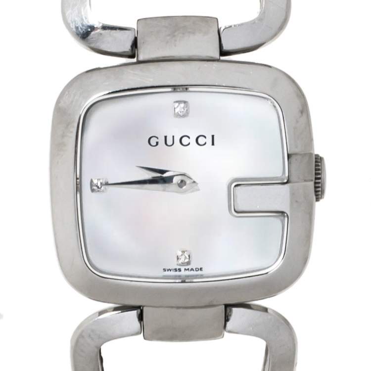 Pre Owned Gucci White Mother of Pearl Stainless Steel Diamond G Series 125.5 Women's Wristwatch 24 mm
