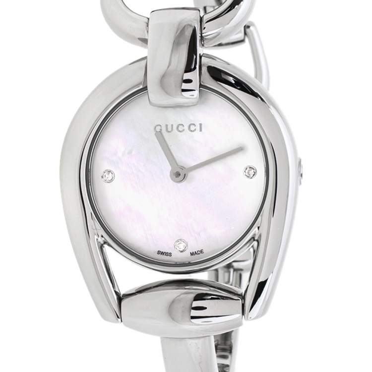 Pre Owned Gucci Mother Of Pearl Stainless Steel Horsebit 139.5 Women's Wristwatch 28 mm